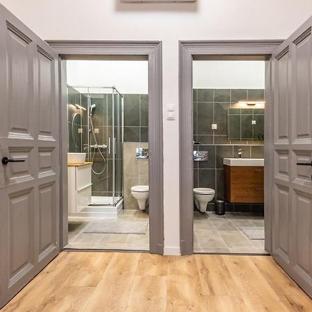 Deluxe Kazincy Apartment In The Heart Of Будапеща Екстериор снимка
