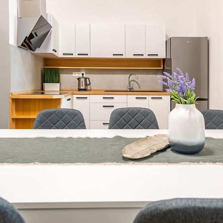 Deluxe Kazincy Apartment In The Heart Of Будапеща Екстериор снимка