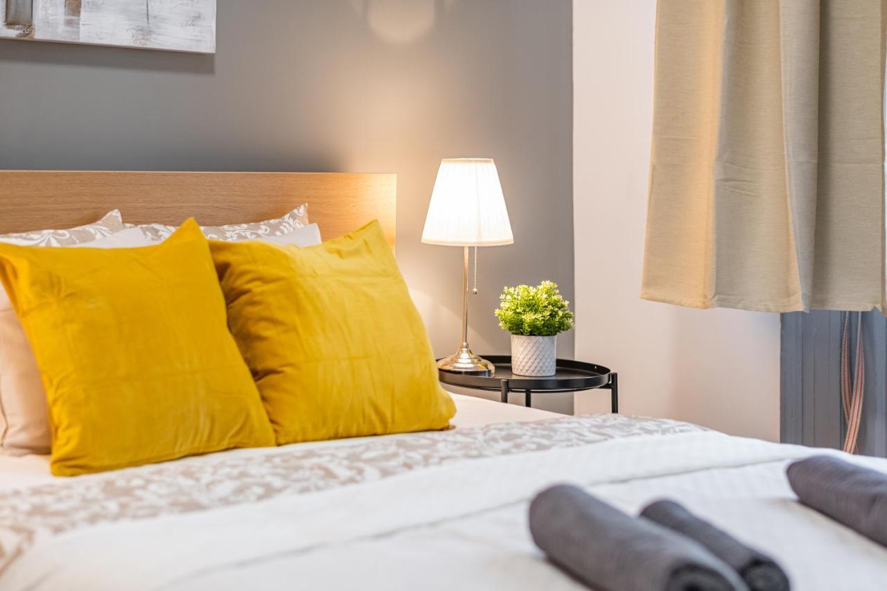 Deluxe Kazincy Apartment In The Heart Of Будапеща Екстериор снимка