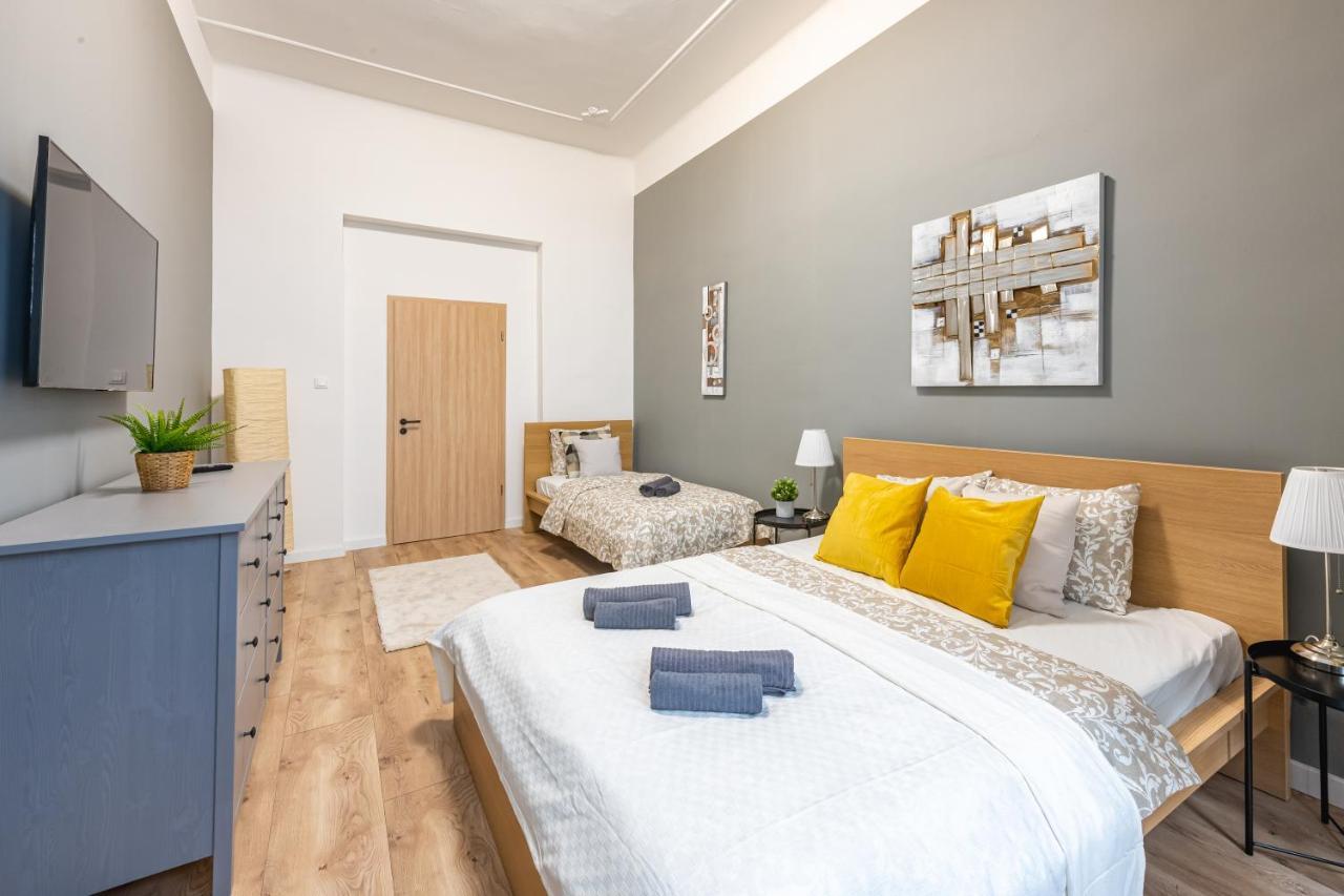 Deluxe Kazincy Apartment In The Heart Of Будапеща Екстериор снимка