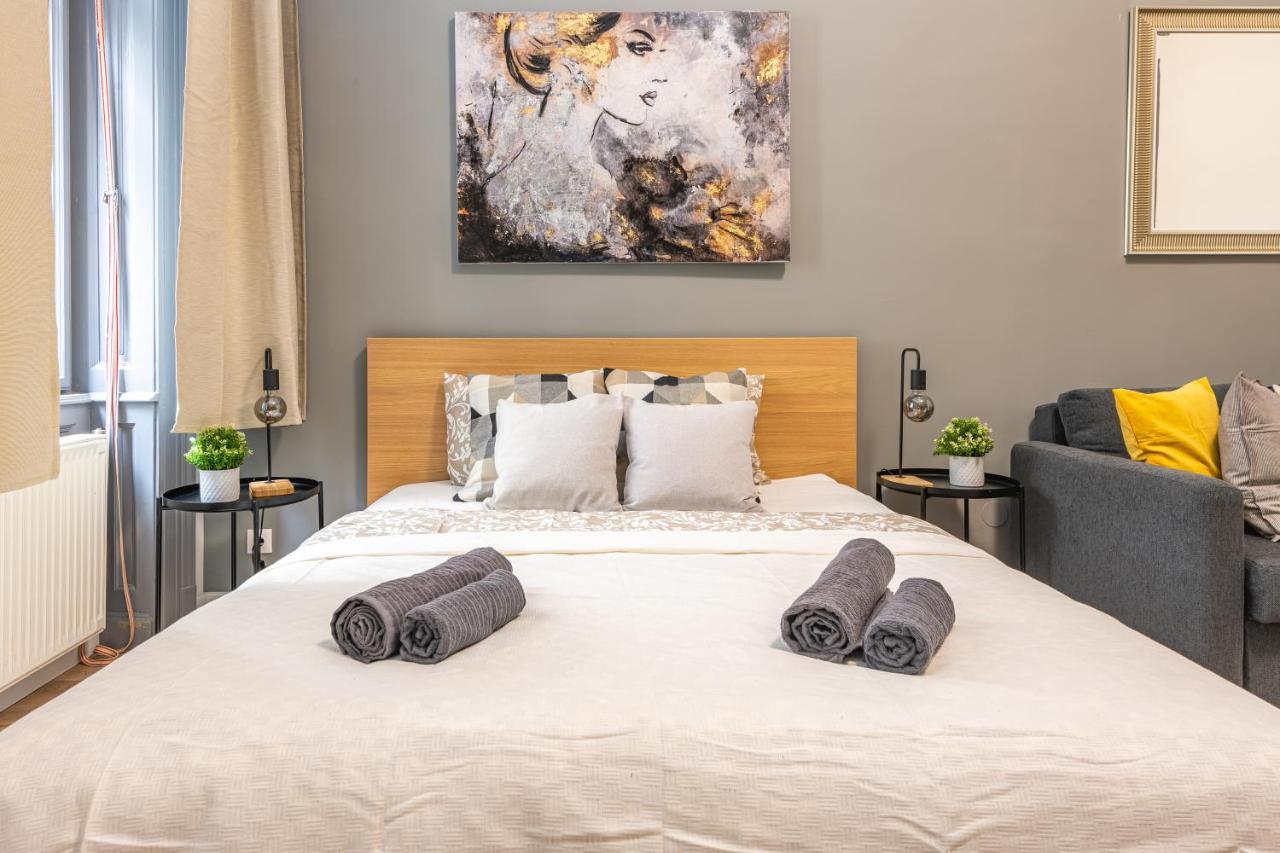 Deluxe Kazincy Apartment In The Heart Of Будапеща Екстериор снимка