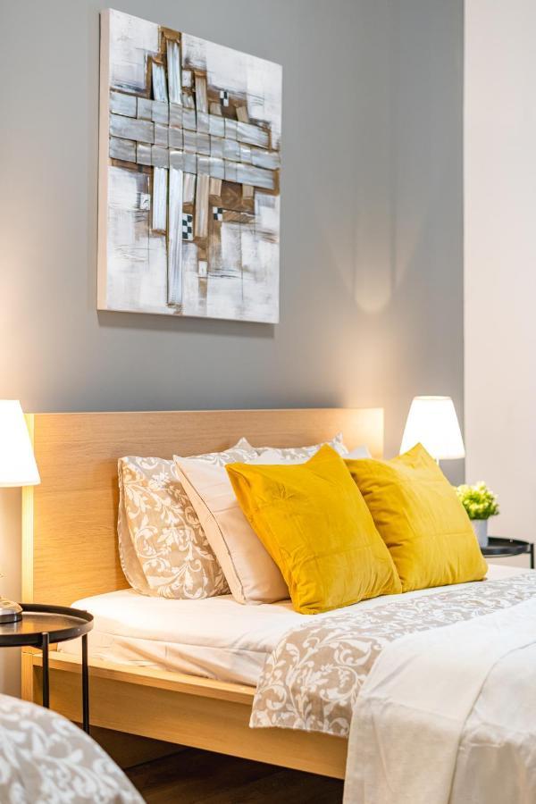 Deluxe Kazincy Apartment In The Heart Of Будапеща Екстериор снимка